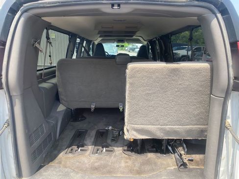 Used 2017 Chevrolet Express 3500 LT w/ LT Preferred Equipment Group image 16