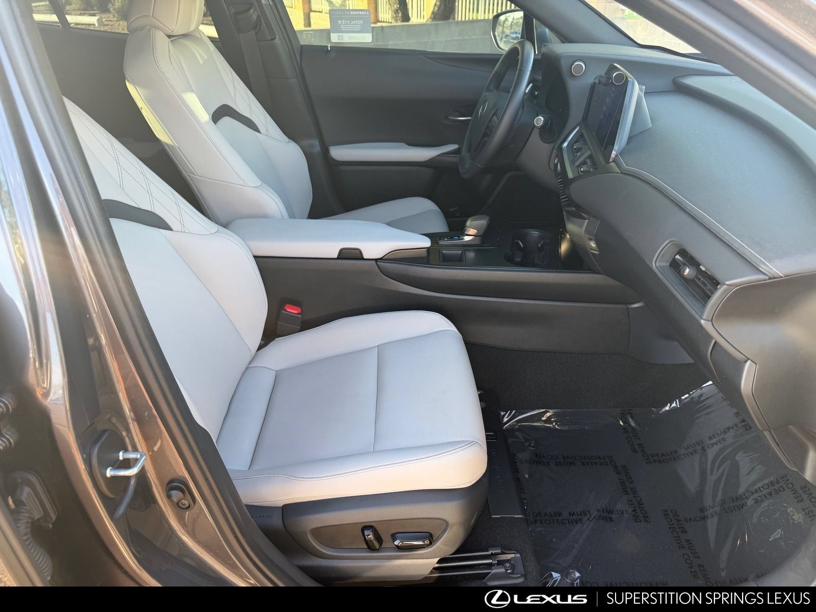 Certified 2026 Lexus UX 300h FWD image 27