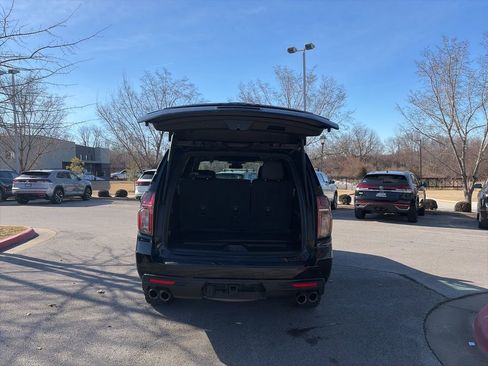 Used 2024 Chevrolet Tahoe Z71 w/ Z71 Off-Road Package image 6