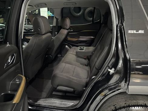Used 2019 GMC Acadia SLE FWD image 13
