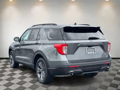 Certified 2023 Ford Explorer XLT w/ Equipment Group 202A AWD/4WD image 5
