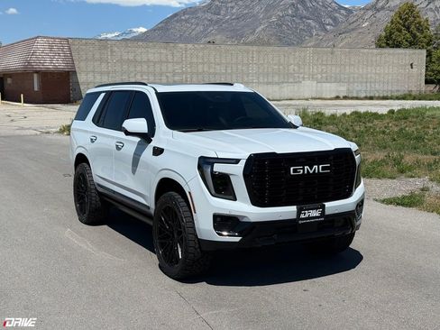 Used 2026 GMC Yukon Denali Ultimate AWD/4WD image 2