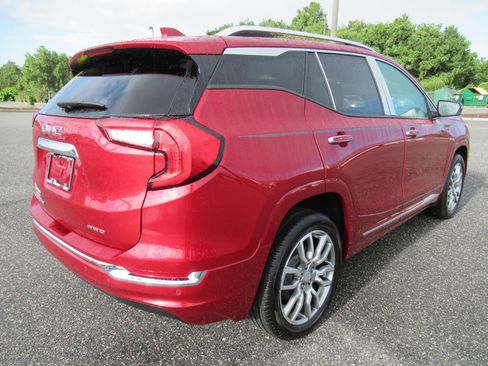 Used 2024 GMC Terrain Denali w/ Denali Premium Package AWD/4WD image 7