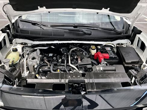 Used 2025 Nissan Kicks SV w/ Charging Package FWD image 32