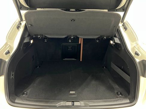 Used 2020 Maserati Levante Base image 29