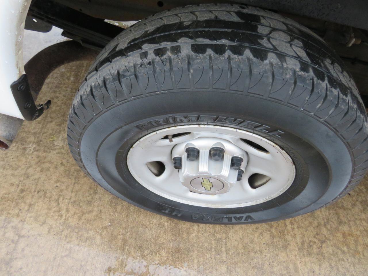 Used 2014 Chevrolet Express 2500 RWD image 24
