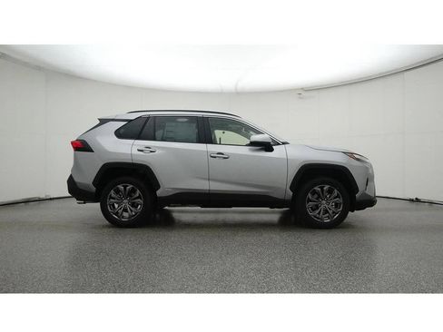 Used 2023 Toyota RAV4 XLE Premium AWD/4WD image 32