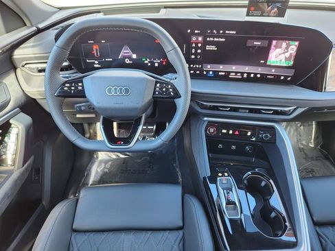 New 2025 Audi SQ5 Prestige image 24
