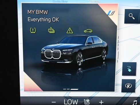 Used 2023 BMW i7 xDrive60 AWD/4WD image 18