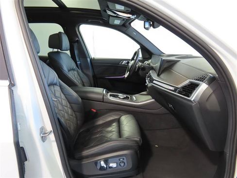 Used 2024 BMW X5 sDrive40i w/ Premium Package RWD image 27