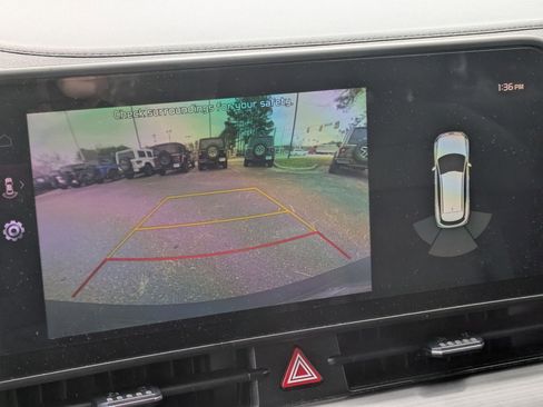 Used 2023 Kia Sportage EX image 14