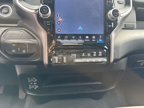 Used 2025 RAM 2500 Big Horn AWD/4WD image 27