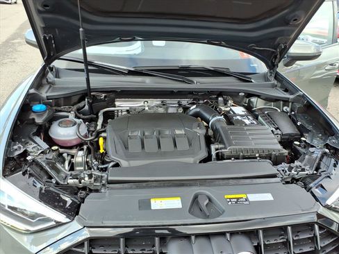 New 2025 Audi Q3 2.0T Premium image 9