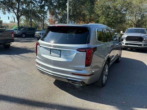 Used 2025 Cadillac XT6 Premium Luxury image 11