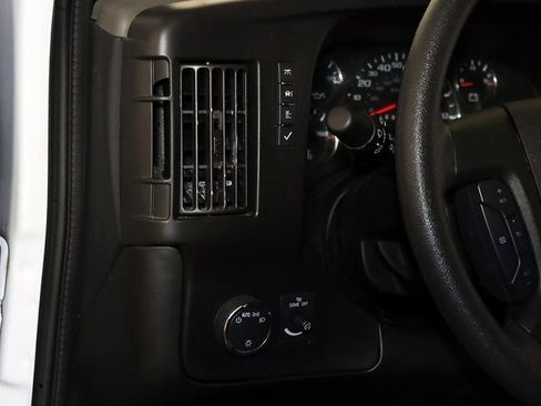 Used 2024 Chevrolet Express 2500 w/ Driver Convenience Package image 21