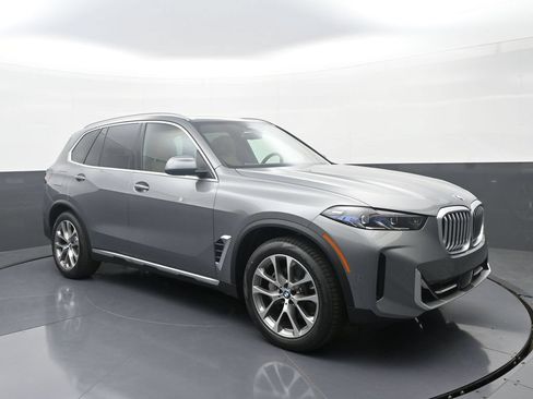 New 2026 BMW X5 xDrive40i w/ Climate Comfort Package AWD/4WD image 3