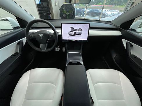 Used 2022 Tesla Model Y Performance AWD/4WD image 20