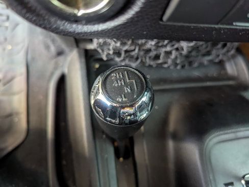 Used 2018 Jeep Wrangler Unlimited Sport w/ Connectivity Group image 13