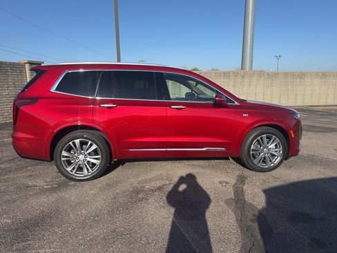 Used 2025 Cadillac XT6 Premium Luxury w/ Platinum Package image 8