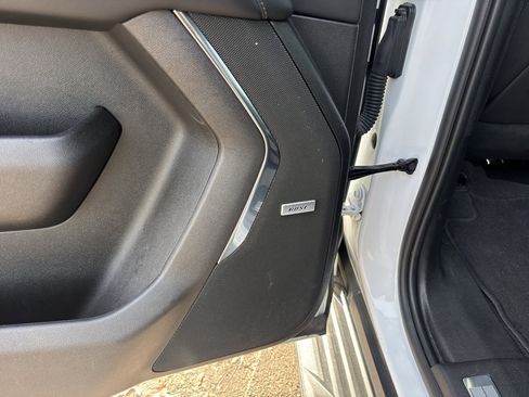 Used 2023 Chevrolet Tahoe LT w/ Luxury Package image 17