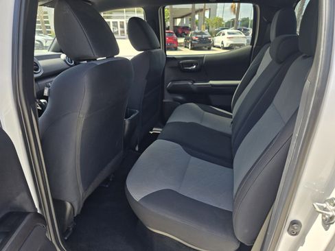 Used 2023 Toyota Tacoma TRD Sport image 9