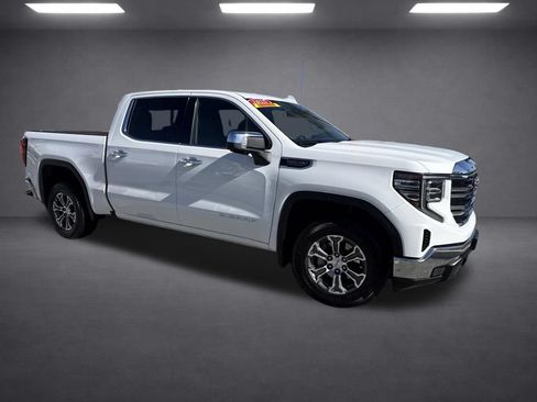 Used 2025 GMC Sierra 1500 SLT RWD image 17