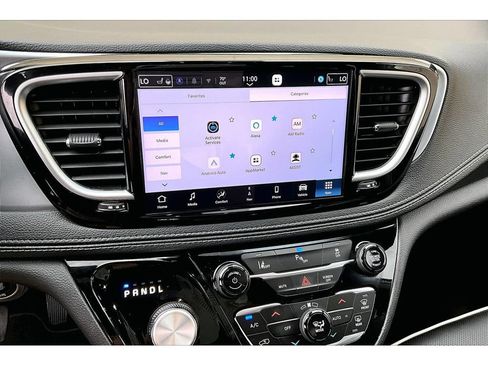 Used 2026 Chrysler Pacifica Premium FWD image 31