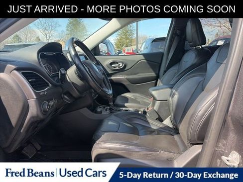 Used 2019 Jeep Cherokee Limited image 12