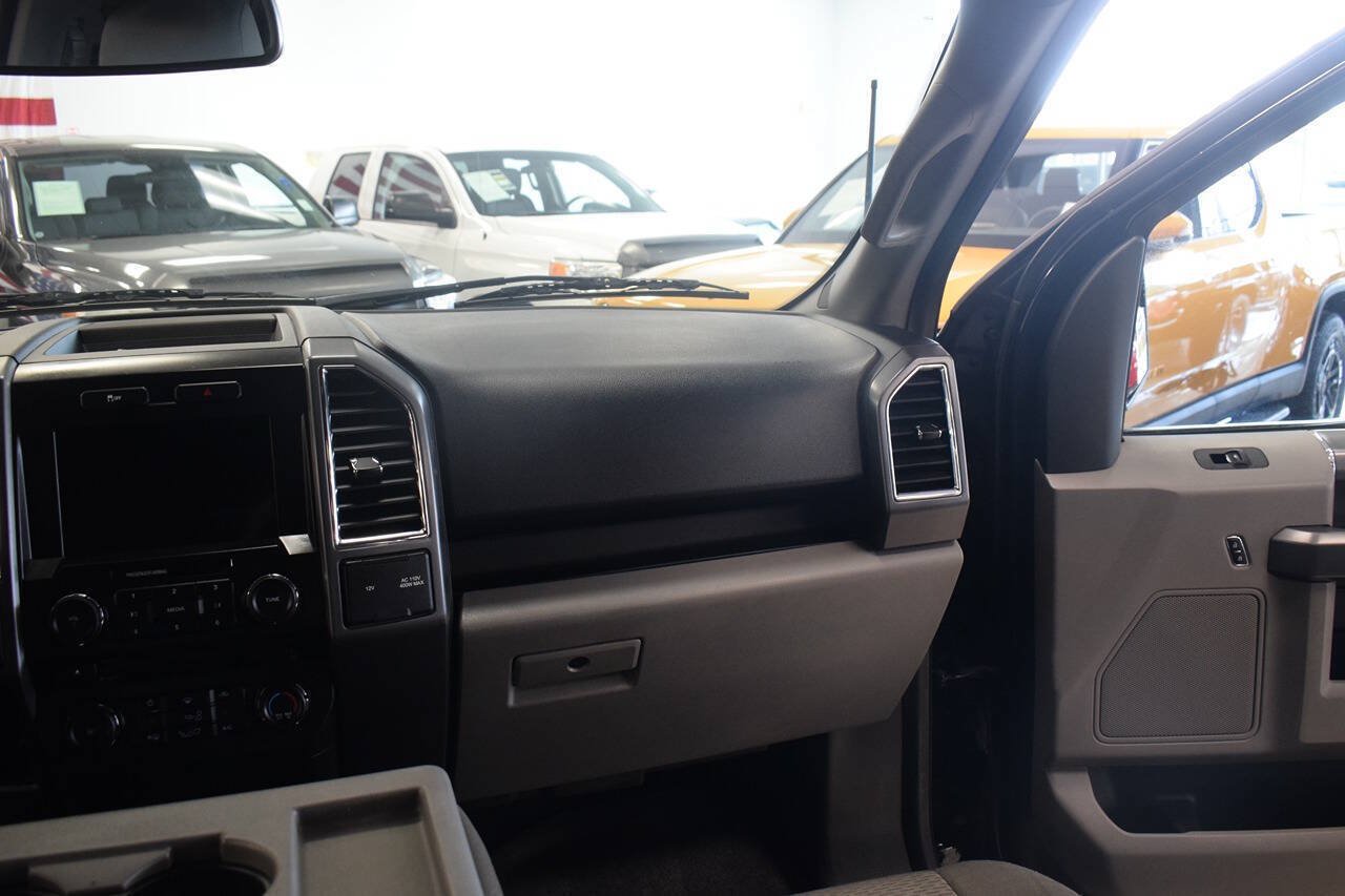 Used 2016 Ford F150 XLT AWD/4WD image 24