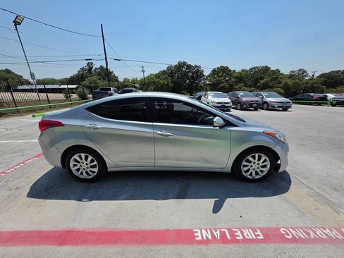 Used 2013 Hyundai Elantra GLS FWD image 16