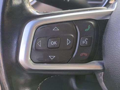 Used 2019 Jeep Wrangler Unlimited Sahara image 27