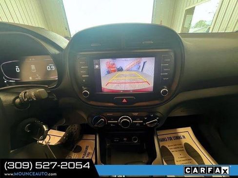 Used 2023 Kia Soul LX w/ LX Technology Package FWD image 19