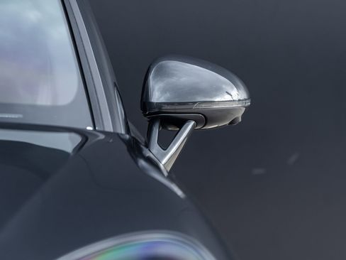 Certified 2024 Porsche Macan S AWD/4WD image 19