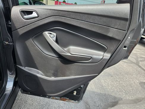 Used 2018 Ford Escape SE w/ SE Sync 3 Package AWD/4WD image 13