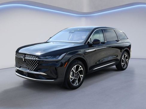 Used 2024 Lincoln Nautilus Premier w/ Equipment Group 102A image 2