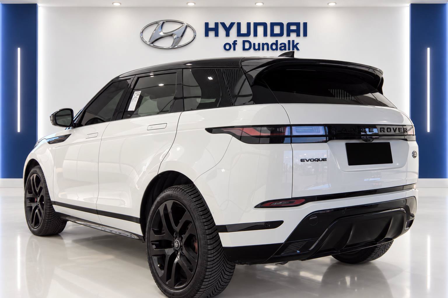 Used 2023 Land Rover Range Rover Evoque R-Dynamic SE AWD/4WD image 2