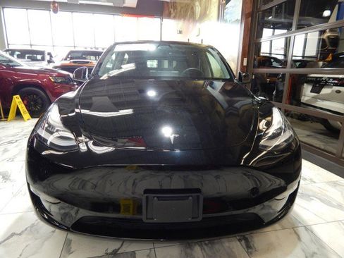 Used 2021 Tesla Model Y Long Range image 2