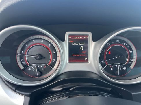 Used 2018 Dodge Journey SE w/ Safe & Sound Group image 33