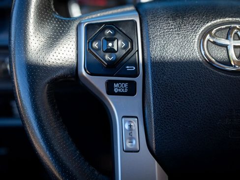 Used 2014 Toyota 4Runner Limited image 27