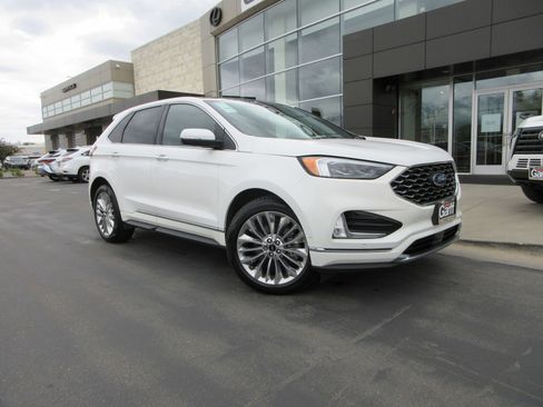 Used 2020 Ford Edge Titanium w/ Equipment Group 301A AWD/4WD image 13