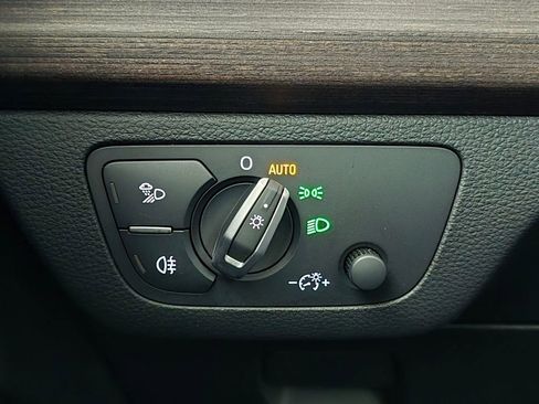 Used 2023 Audi Q5 2.0T Premium w/ Convenience Package image 36