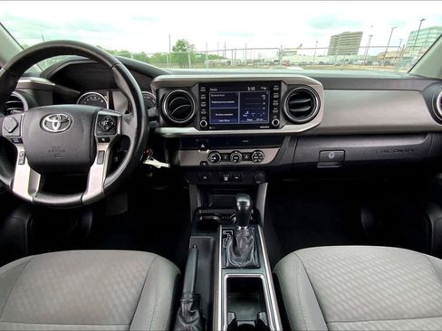 Used 2020 Toyota Tacoma SR5 image 15