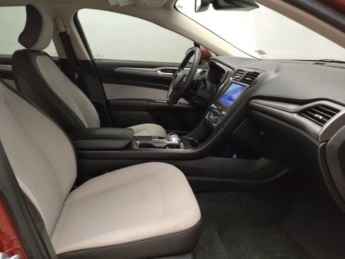 Used 2019 Ford Fusion SE w/ Equipment Group 151A image 21