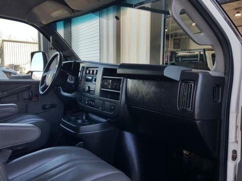 Used 2019 Chevrolet Express 3500 G3500 159 image 12