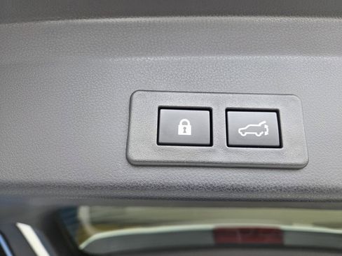 Used 2024 Subaru Ascent Limited w/ Technology Package image 16