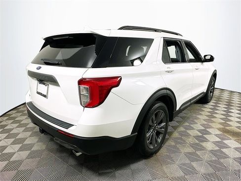 Used 2022 Ford Explorer XLT w/ Equipment Group 202A image 3
