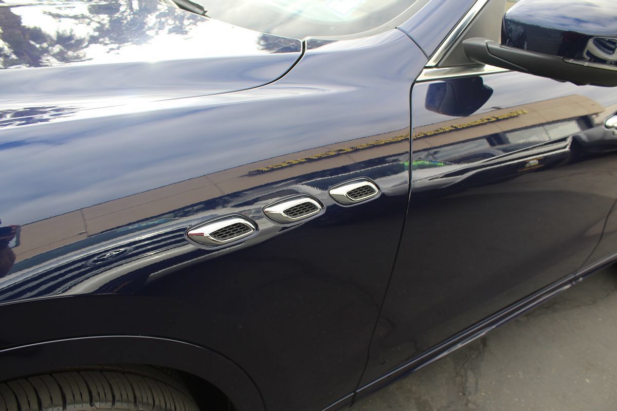 Used 2021 Maserati Levante AWD/4WD image 12