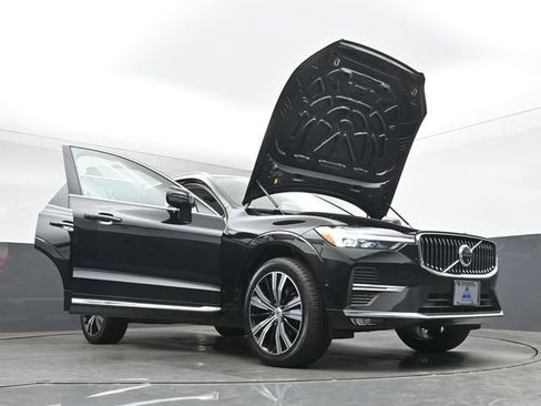 Used 2023 Volvo XC60 B5 Plus w/ Climate Package AWD/4WD image 54