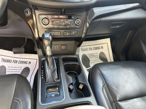 Used 2017 Ford Escape Titanium image 16