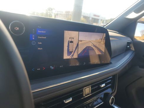 Used 2025 Chevrolet Tahoe LT image 25